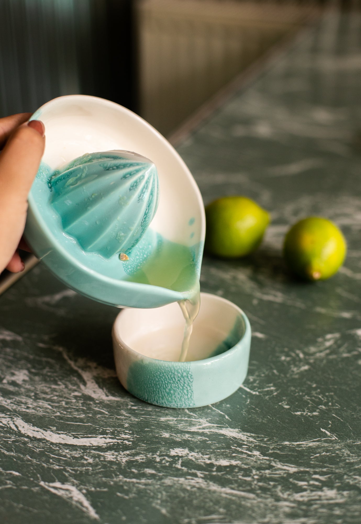 Saftpresse "Maschhad" in weiß/türkis - Handgefertigt